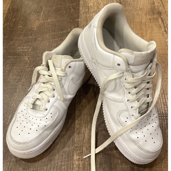 Nike Air Force 1   07  Triple White Mens Size 10 CW2288-111 AF1  One All White - Picture 1 of 15